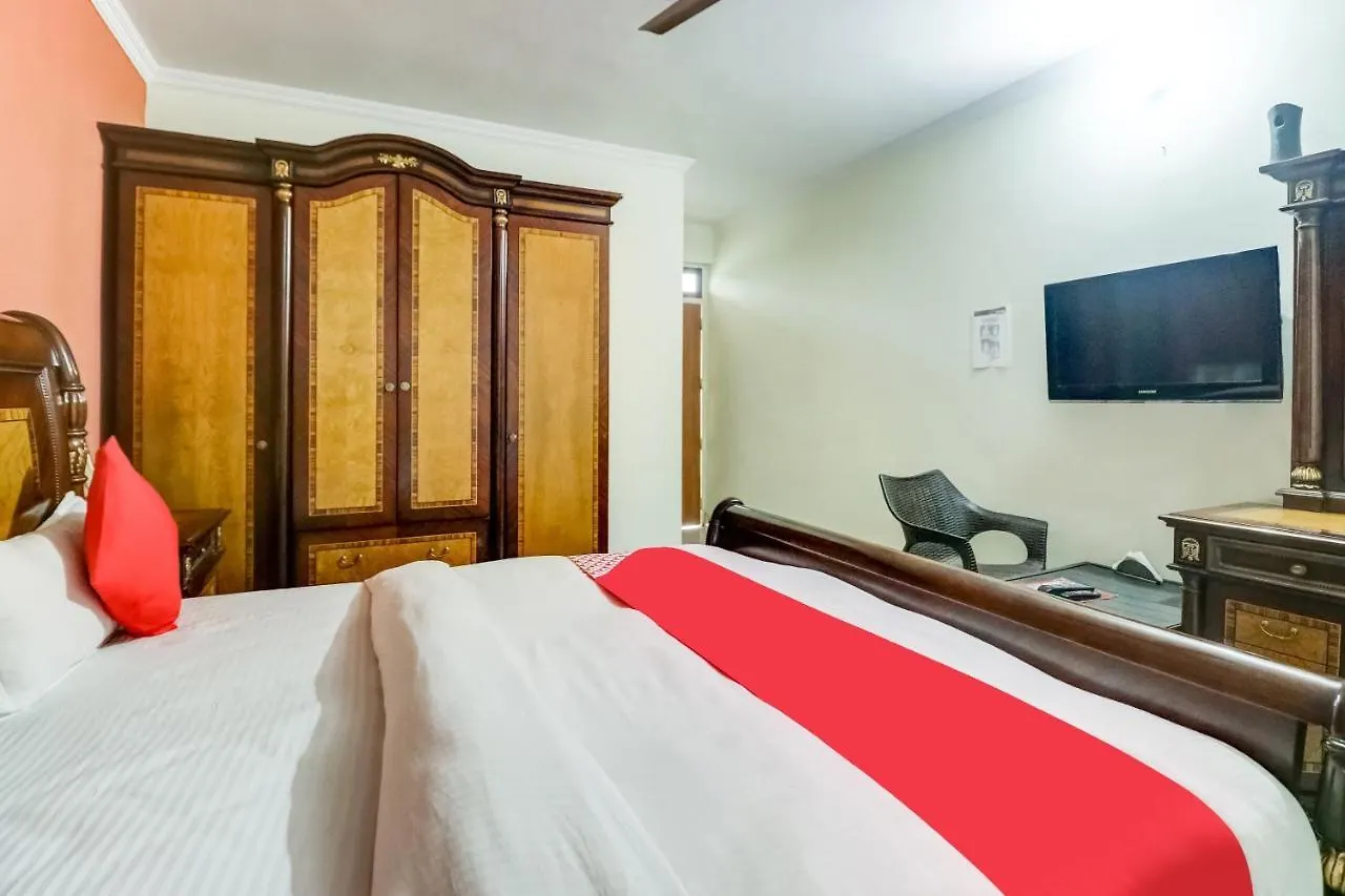 ***  Oyo Hotel R K Residency Gurgaon India