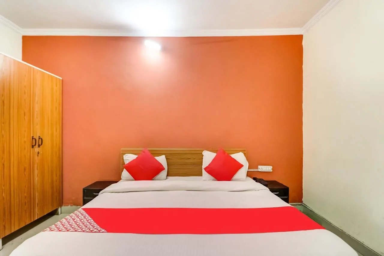 Oyo Hotel R K Residency Gurgaon 3*,